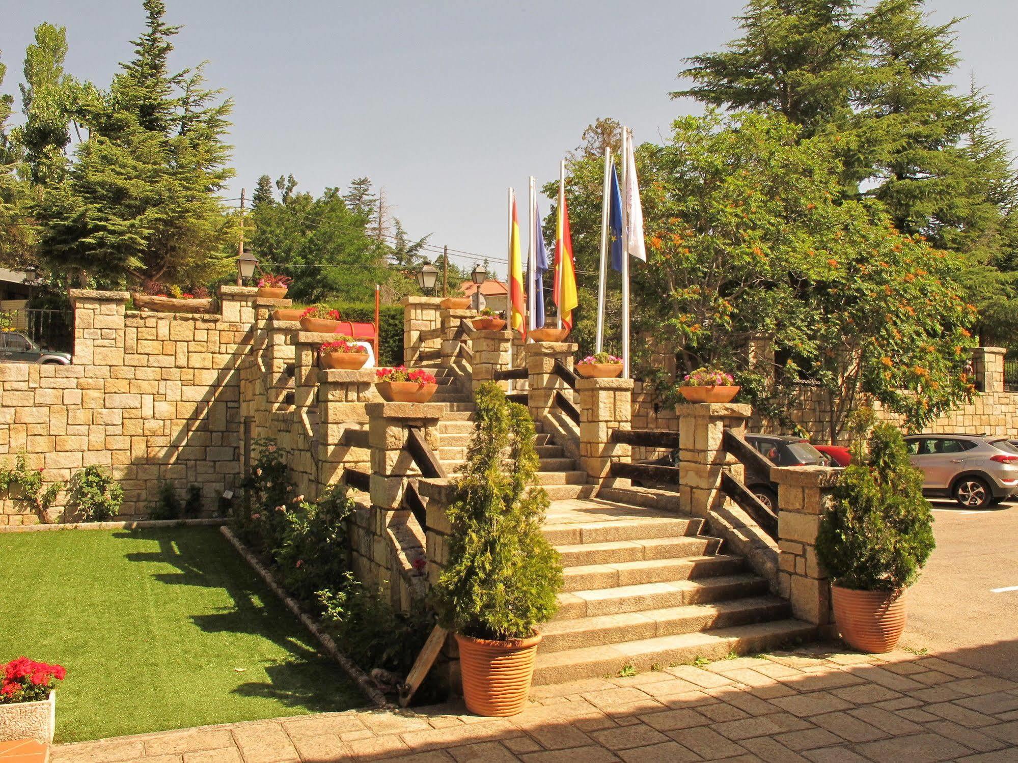 Hotel Rural Spa & Wellness Hacienda Los Robles Navacerrada Exteriör bild